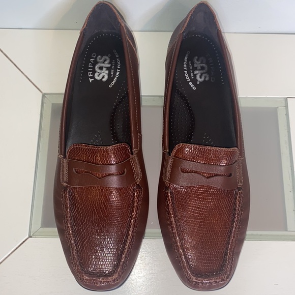 SAS Penny Loafer Slip On Brown Snake Skin Print Shoe- Sz 8 Narrow - Picture 3 of 13